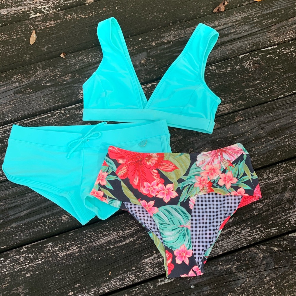 Body Glove Bikini Set with Two bottoms